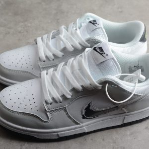(GS) Nike Dunk Low 'Glitch Swoosh' DV3033-001